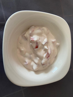 Foto principal de Postre de yogur con fresas