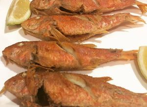Una foto de Salmonetes Fritos