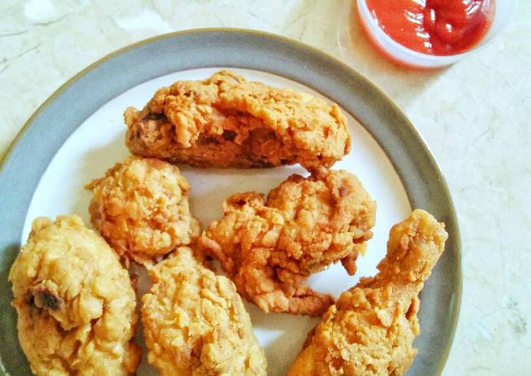 Langkah Mudah untuk Menyiapkan Ayam goreng tepung aka fried chicken (resep @xanderskitchen) yang Bisa Manjain Lidah