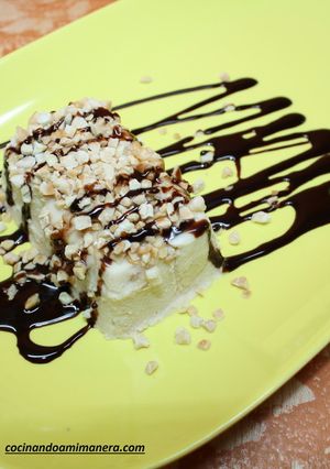 Una foto de Panna Cotta de Turrón