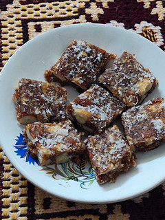ખજૂર પાક(Khajur pak Recipe in Gujarati) રેસીપી મુખ્ય ફોટો