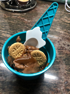 Una foto de Helado de chocolate saludable😋🍫