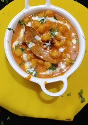 A picture of Chole masala (no onion, no garlic).