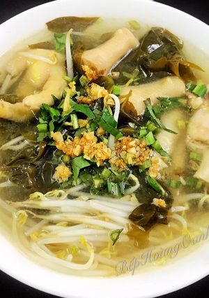 Hình của món Canh Chua Gà Nấu Lá Giang.
