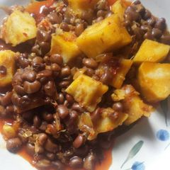 A picture of Porridge beans and yam.