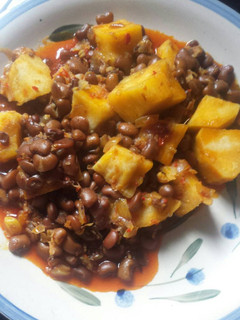 A picture of Porridge beans and yam.