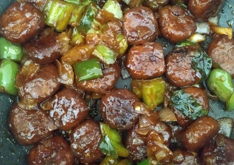 Step-by-Step Guide to Make Favorite Chilli bread Manchurian