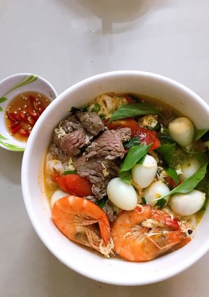 Hình của món Bún thập cẩm hải sản.