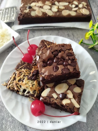 Langkah Gampang Menyiapkan Resep Fudgy Brownies Shiny Crust yang Lezat Sekali Anti Ribet, Uenak Banget