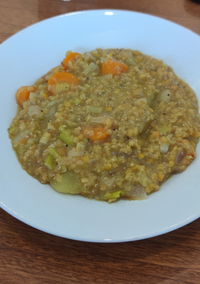 Una foto de Lentejas rojas con verduras