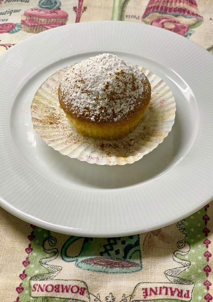 Una foto de Magdalenas con aroma de naranja y canela#dulce