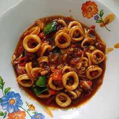 A picture of Cumi asam manis pedas.