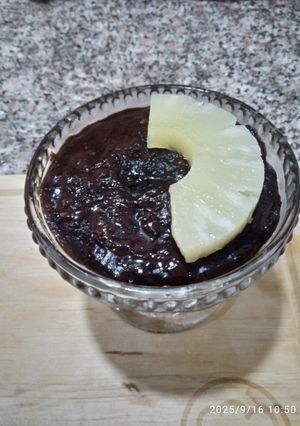 Une photo de Dessert avec 2 ingrédients (banane 🍌et chocolat noir 🍫)