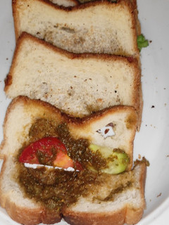 वेजिटेबल सैंडविच (Vegetable sandwich recipe in hindi) रेसिपी मुख्य फोटो
