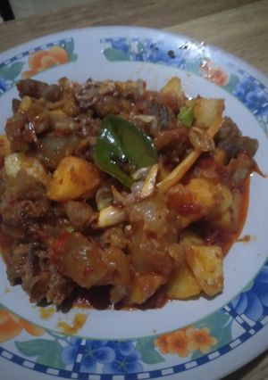 Foto resep Oseng mercon tetelan sapi dan kentang