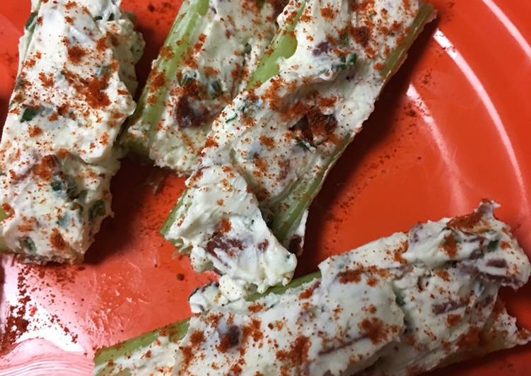 Recipe of Speedy Bacon and chive stuffed celery sticks