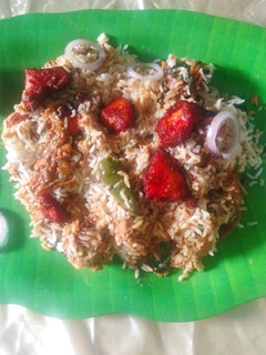 ஹைதராபாத் மொகல் சிக்கன் தம் பிரியாணி (Hyderabad chicken dum biryani recipe in tamil) செய்முறை முக்கிய புகைப்படம்