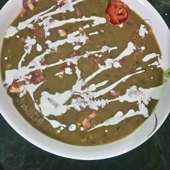 A picture of Daal makhni.