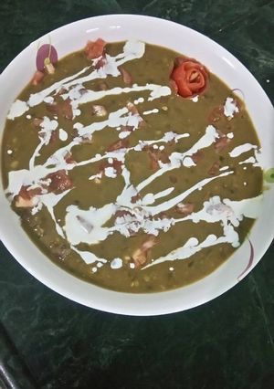 A picture of Daal makhni.