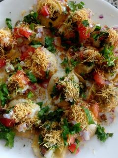 મિક્ષ કઠોળ સેવ પુરી રેસીપી મુખ્ય ફોટો
