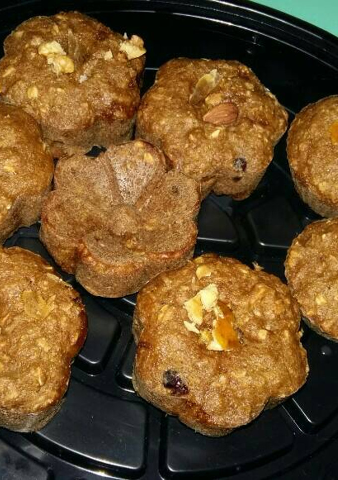Una foto de Muffins de avena y manzana con frutos secos
