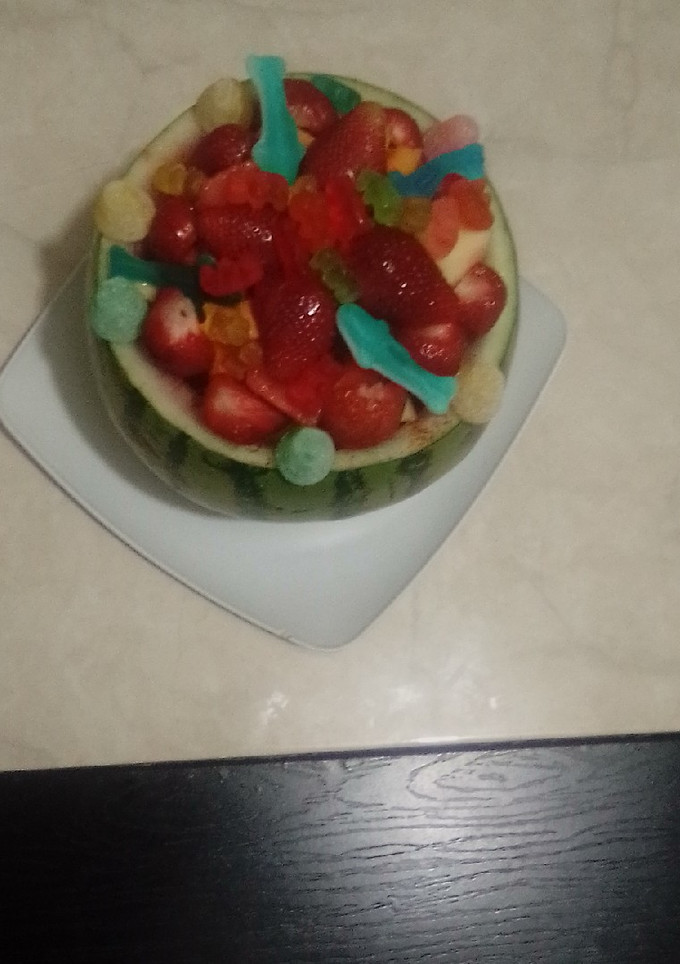 Una foto de Cóctel de frutas.🍉🍎🍓🍊🍋