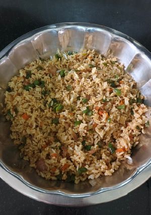 वेज फ्राइड राइस (veg fried rice recipe in Hindi) रेसिपी मुख्य फोटो