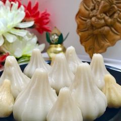 A picture of Modak.