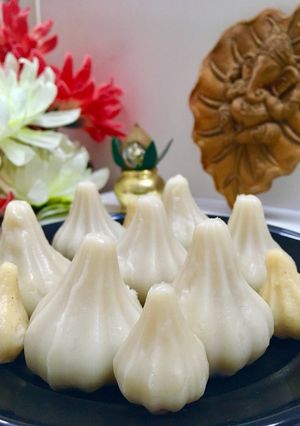A picture of Modak.