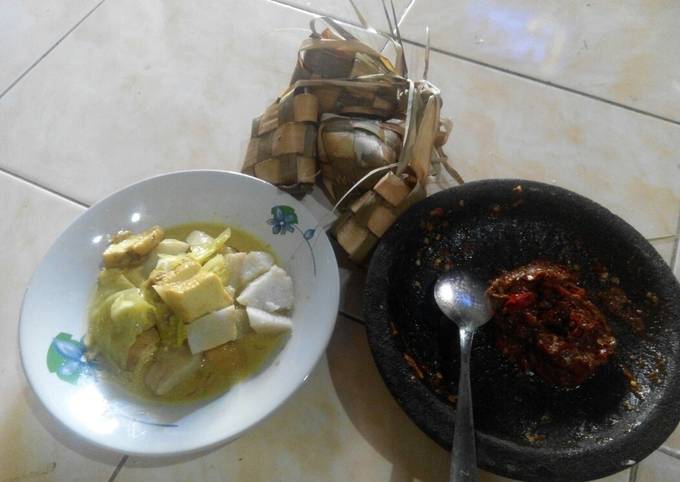 KETUPAT KARI SAMBAL TRASI/menu masakan idul adha