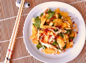 Hình của món Gỏi Gà Xé Trái Thơm.