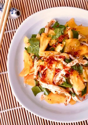 Hình của món Gỏi Gà Xé Trái Thơm.