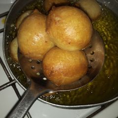 A picture of Flour Puff puff.