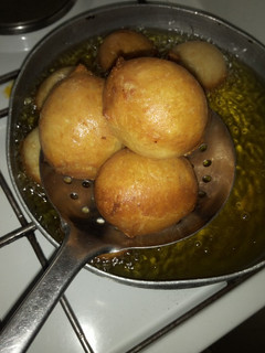 A picture of Flour Puff puff.