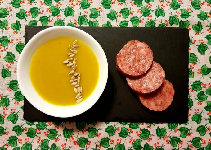 Guida passo passo a Fai  Perfetto Cotechino con vellutata di patate alla curcuma