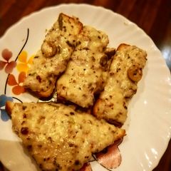 A picture of Chesse chilli milly toast.