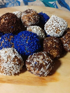 Una foto de Trufas de Avena con Dulce de Leche