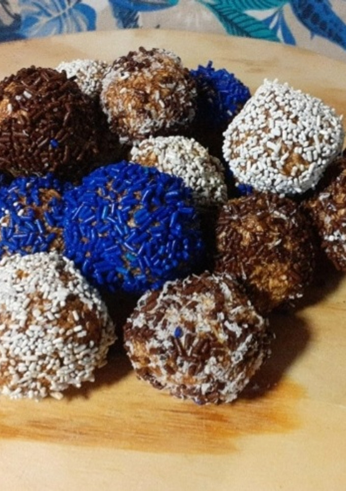 Una foto de Trufas de Avena con Dulce de Leche