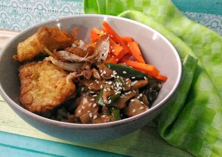 Cara Gampang Membuat Chicken Mushroom Rice Bowl a.k.a Nasi Ayam Jamur, Bisa Manjain Lidah