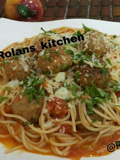 صورة لوصفة سباغيتي بكرات اللحم الشهية🍝