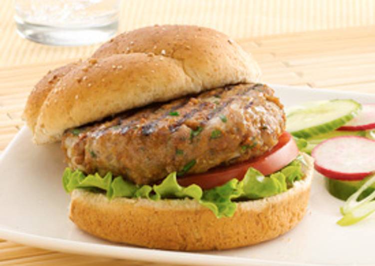 Recipe of Speedy Asian-style Turkey Burgers with Baked Onion Rings