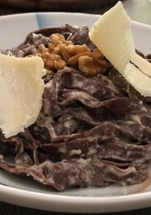Foto di Tagliatelle al cacao con salsa al gorgonzola e noci