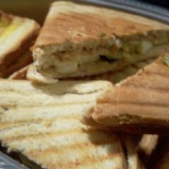 A picture of Sardine sandwich.