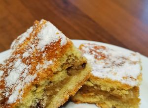 Foto di Torta di mele e noci con la pasta frolla