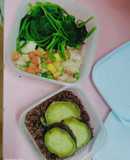 Ức gà xào rau của hỗn hợp