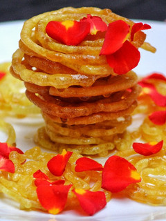 A picture of Instant Jaggery Jalebi.