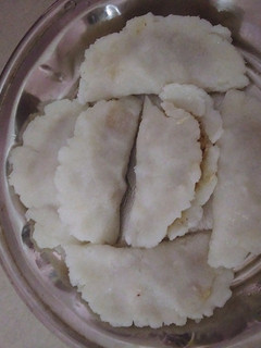 தேங்காய் பூர்ண கொழுக்கட்டை (Thenkaai poorana kolukattai recipe in tamil) செய்முறை முக்கிய புகைப்படம்