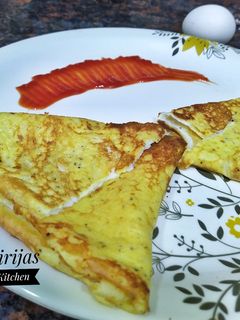 स्पोंजी ऑम्लेट (spongy omelette recipe in marathi) रेसिपी चे मुख्य फोटो