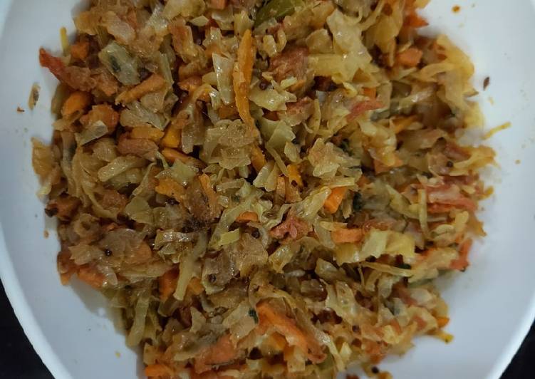 Cabbage and carrots veg
