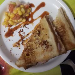 A picture of Cheesy corn sandwich.
